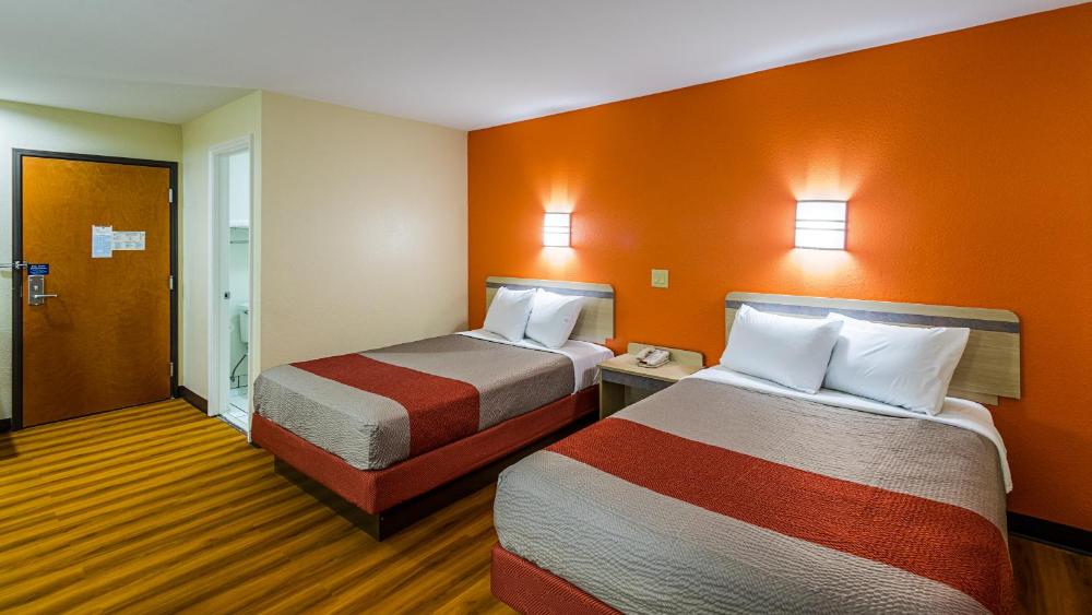 Quadruple Room - Non-Smoking interior